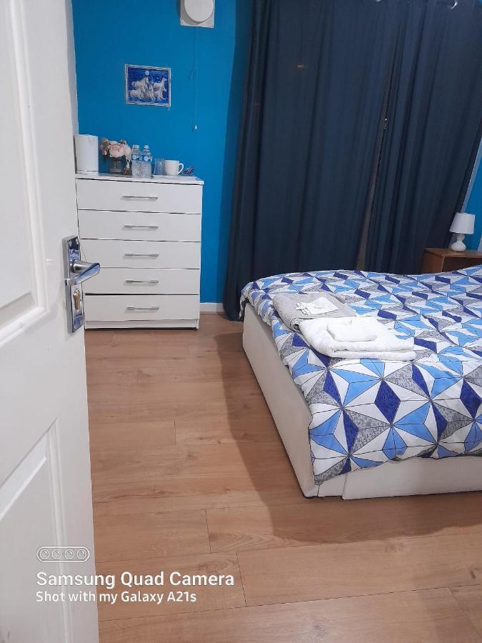 Beautiful 1 Bedroom Ground Floor With Shared Bathroom London Exteriör bild