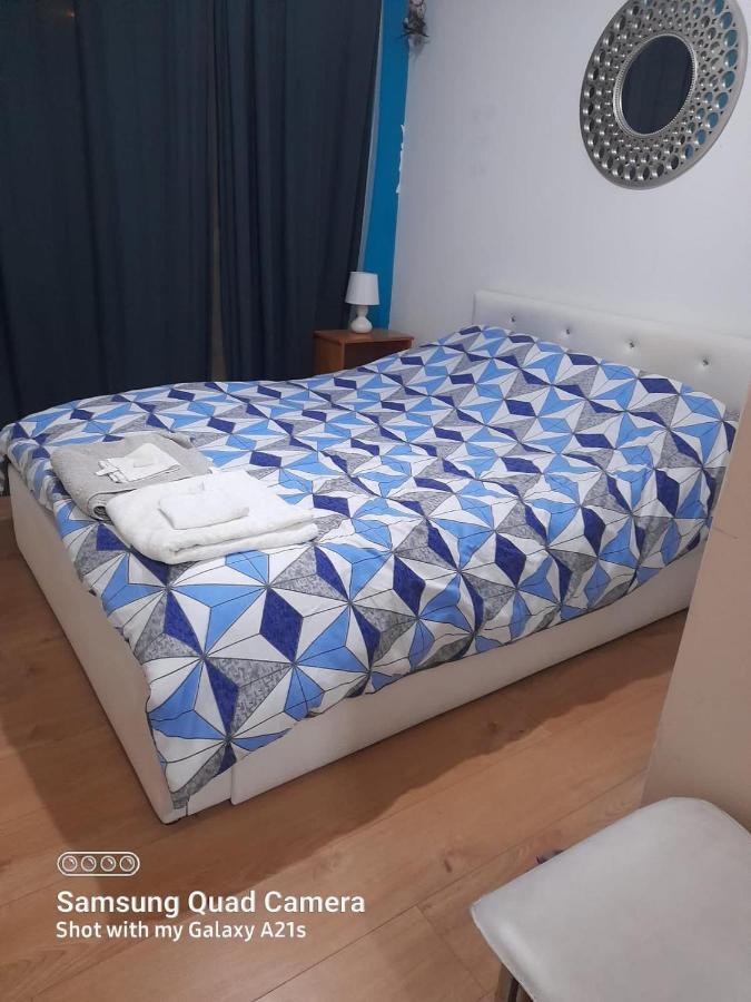 Beautiful 1 Bedroom Ground Floor With Shared Bathroom London Exteriör bild